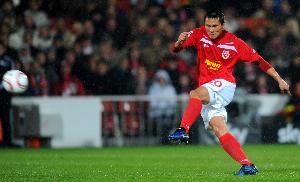 粤媒：历经9年德国足球的熏陶与积淀，邵佳一已摆脱传统本土教练的思维桎梏。