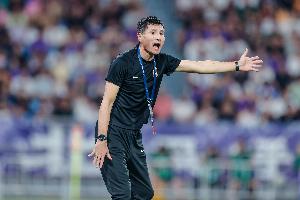 媒体人：足协若给邵佳一八年时间，历经两个世界杯周期定能带领国足出线。