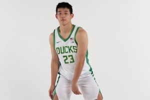 媒体人透露，林葳效力同曦期间拥有无限开火权，但在俄勒冈大学并未享有这一特权。