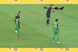 当年邵佳一上演“邵式弧线”绝杀恒大令天河体育场鸦雀无声